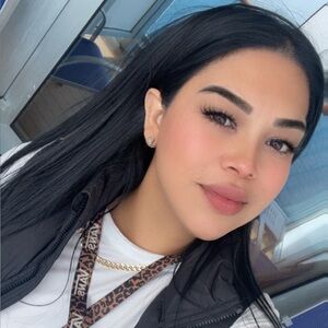 Meet your Posher, Vanessa